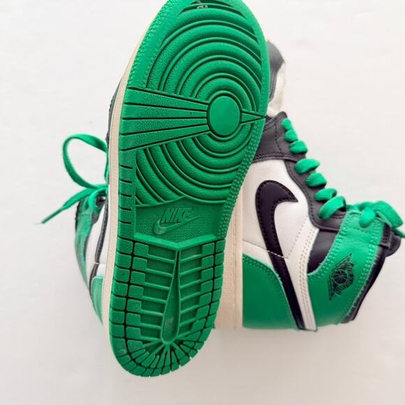 Nike Kids' Toddler Air Jordan 1 Retro High Sneaker OG Lucky Green Size 1 Youth - Picture 6 of 8
